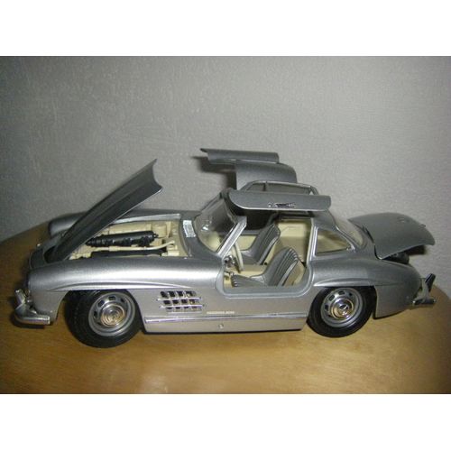 Burago - Mercedes Benz 300sl 1/18-Bburago