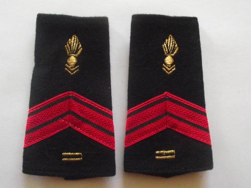 Fourreaux Corps Technique Et Administratif Grade Caporal 2 Brisques Armée De Terre