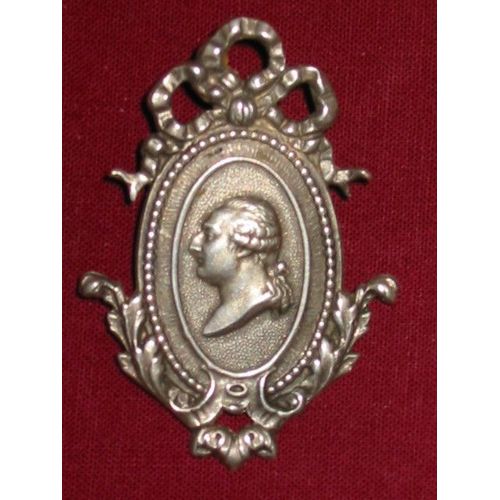 Médaillon De Louis Xvi En Pin's