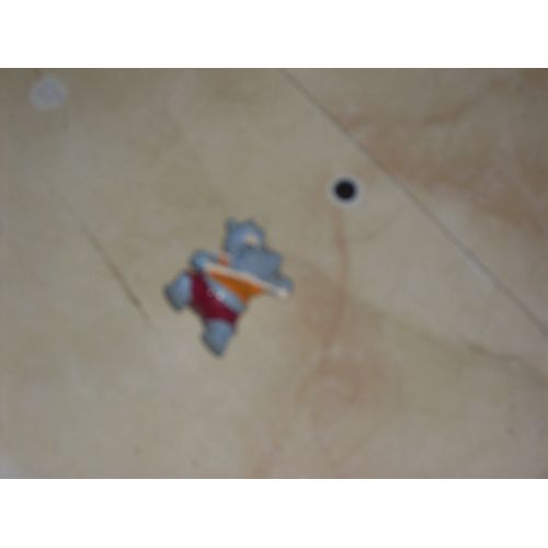 Figurine Hippopotame Kinder Faisant Du Sport
