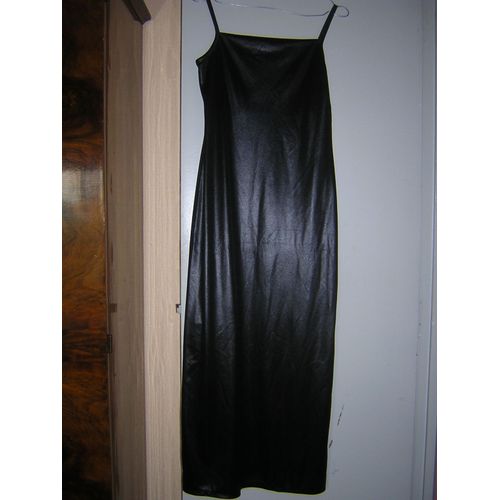 Robe De Soirée Maille Demoiselle Taille 2. Polyester 100%.