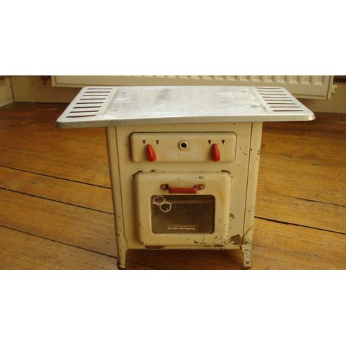 Ancien Jouet Metal Tole,Cuisinière Enfant "La Benjamine",Ca 1950.