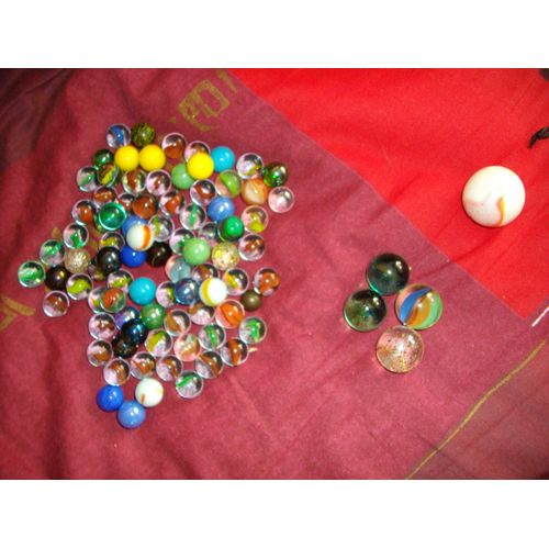 Lot De 85 Billes Et 5 Calots
