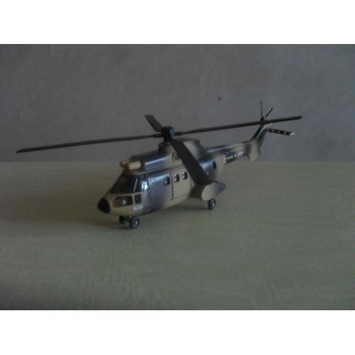Hélicoptere Miniature Puma-Solido