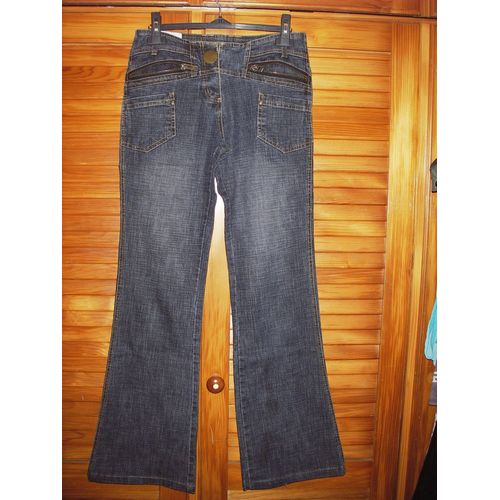 Jean Spot De Couleur Bleu Jean ,Taille 36 .