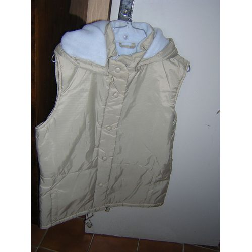 Gilet Emonite S Capuche Amovible Exterieur 100% Polyamide Doublure 100% Polyester.