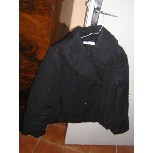Veste Cache-Cache Taille 2 Polyamide 55% Coton 45% Doublure 100% Polyester Garnissage 100% Polyester.