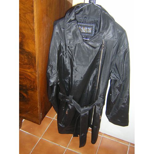 Parka Kiss You Taille 3 Polychlorure De Vinyle 75% Polyurethane 25% Garnissage 100% Polyester.