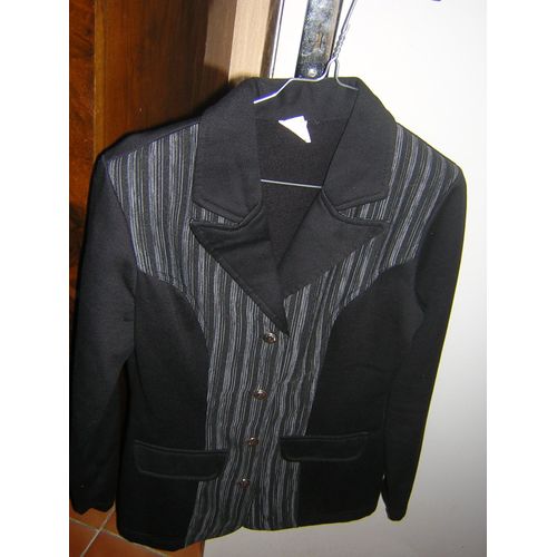 Veste 38/40 Polyester 65% Coton 35%.