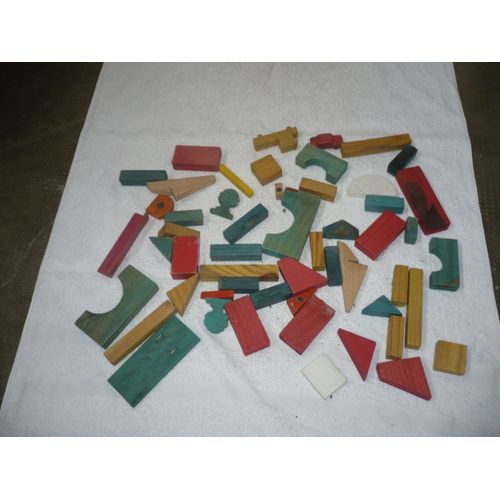 Lot De Pièces Jeu En Bois