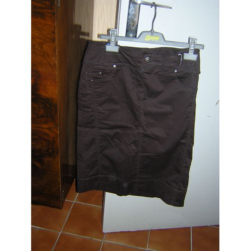 Jupe Camaïeu Taille 36 Coton 98% Elasthanne 2%.