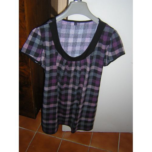 Tunique Taille 3 Polyester 94% Elasthanne 6%.