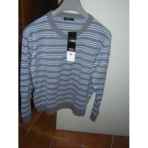 Pull Pckm Taille S/2 Coton50% Acrylique 50%.