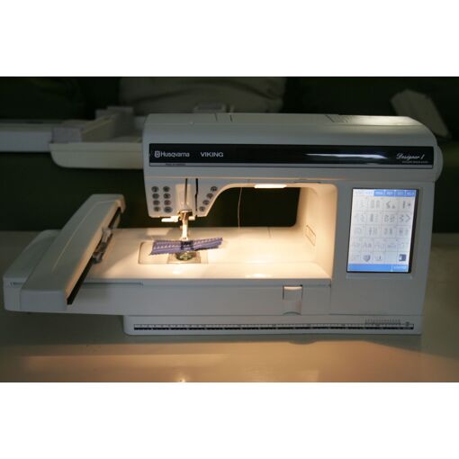 Machine A Coudre Et Brodeuse Husqvarna Designer D1