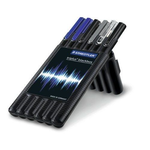 Staedtler - 34 Sb6b - Etui Chevalet Compose De : 1 Feutres Super Fin Noir 1 Feutre Super Fin Bleu 1 Roller Bleu 1 Stylo Bille Noir 1 Surligneur 1 Porte-Mine 0,5 Mm - Noir/Bleu