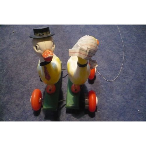Jouet Ancien  " Educalux " Mécanique À Trainer
