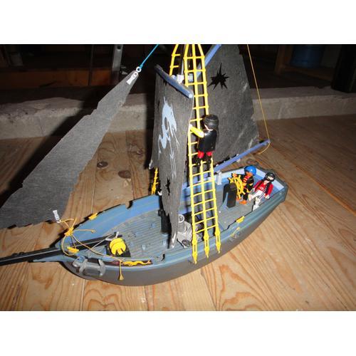 Bateau Pirate Playmobil