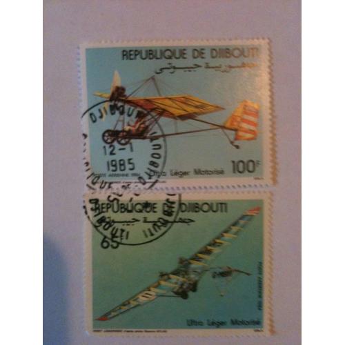 Lot De Deux Timbres Ultra Léger Motorisé Poste Aérienne Djibouti 1984