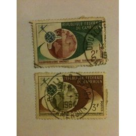 Lot De Deux Timbres Télécommunications Spatiales République Fédérale Du Cameroun