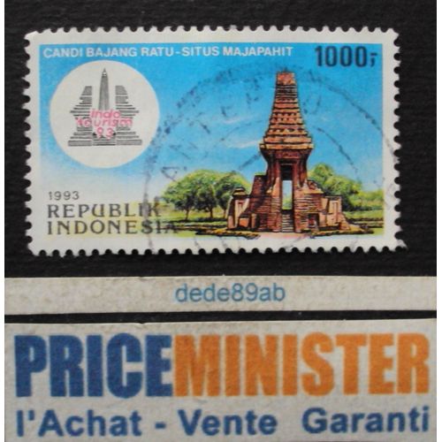 Indonésie.. (1000) Républik Indonésia. Tourisme 93 : Candi Bajang Ratu - Situs Majapahit . Oblitéré.