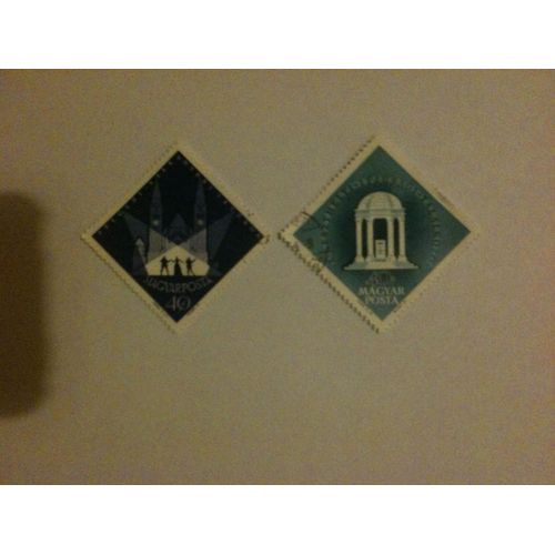 Lot De 2 Timbres Monuments Hongrie 1963