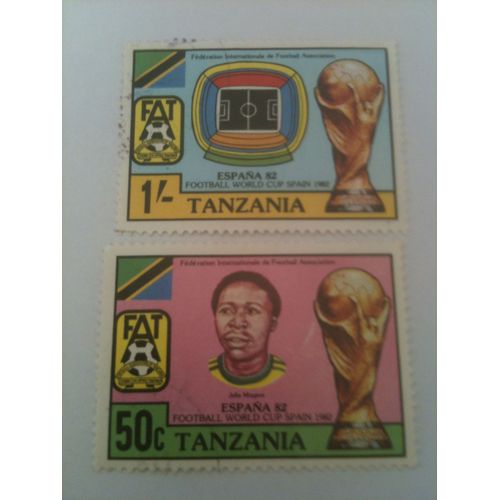 Lot De Deux Timbres Coupe Du Monde De Football Espagne 1982 Tanzanie