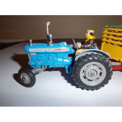 Corgi Toys 1 : Ford 5000 Super Major Tractor With Beast Carrier And Animals-Corgi