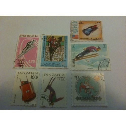 Lot De 7 Timbres De Différents Pays Sur Le Sport