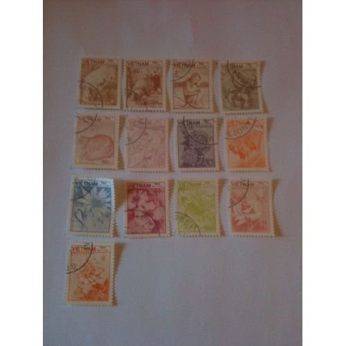 Lot De 13 Timbres Faune Et Flore Vietnam
