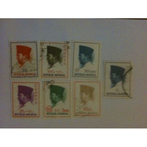 Lot De 7 Timbres Homme Politique Indonésie
