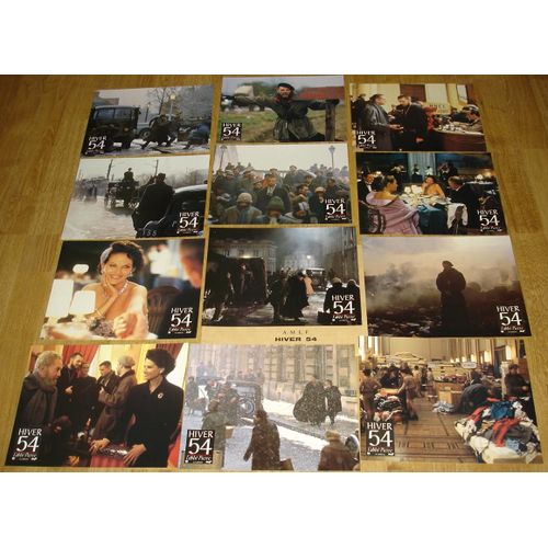 Hiver 54, L'abbé Pierre - Jeu De 12 Photos D'exploitation Cinématographique - Format 21x27 Cm - Un Film De Denis Amar Avec Lambert Wilson, Claudia Cardinale, Robert Hirsch, Antoine Vitez - 1989