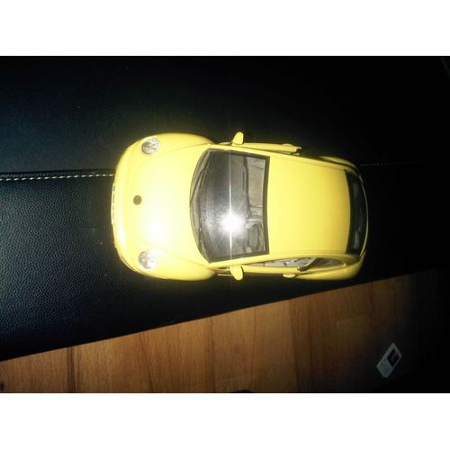 Wolkswagen New Beetle 1/24 Jaune Bburago-Bburago