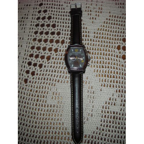 Montre Vuillemin Régnier ,Mouvement Analogique À Quartz ,De Couleur Noire ,Boitier Métal Water Résistant Traité Anti Allergique ,Bracelet Intérieur Croûte De Cuir .