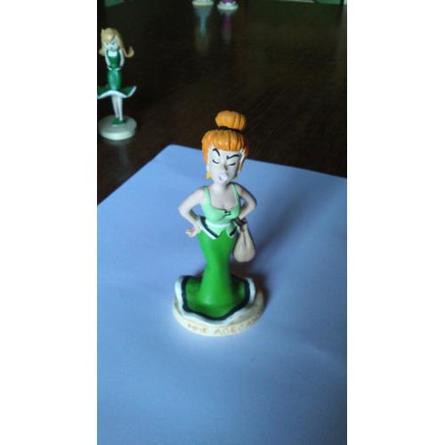 Figurine Mme Agecanonix De La Collection "Le Village D'astérix"