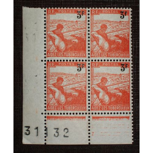 France N° 750 Neufs Sans Charnière De 1946 - 3f Sur 2f + 1f Orange « Au Profit Des Tuberculeux » En Bloc De 4 Timbres Avec Bord De Feuille