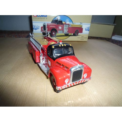 Mack B Series Pumper (Chicago - Réf 98450)-Corgi