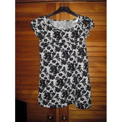 Robe H&m Young ,Taille 8 - 9 Ans ,Motifs Fleurs Noires ,Petits Coeurs Roses Sur Fond Blanc ,100% Coton .