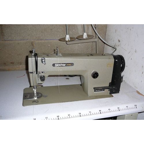 MACHINE A COUDRE PLATE COUPE FILS Brother EXEDRA