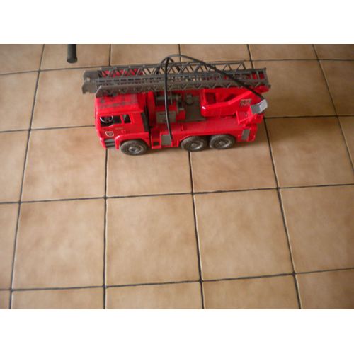 Camion Pompier Avec Lance