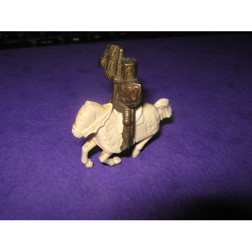 Chevalier Et Son Cheval Beige K97 N 69 - Collection