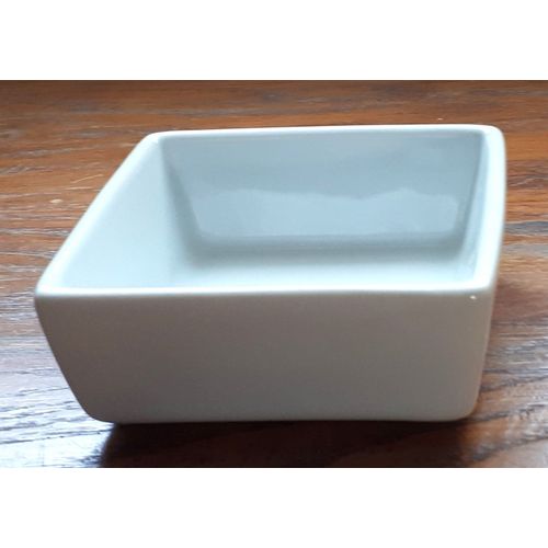 Coupelle De Céramique Blanche 8.5x8.5x3cm Pouvant Servir De Verrine, Vide Poche Ou Bibelot - Mention Wildly Decisions Fine Food Au-Dessous- Va Au Lave Vaisselle Et Au Micro Ondes