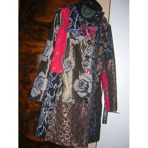 Manteau Taille M5 Acrylique 70% Laine 30%.