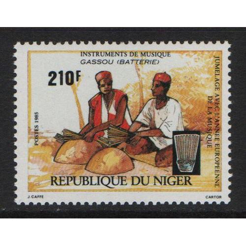 République Du Niger, Timbre-Poste Y & T N° 702, 1985 - Année Européenne De La Musique, Instruments De Musique, Batterie