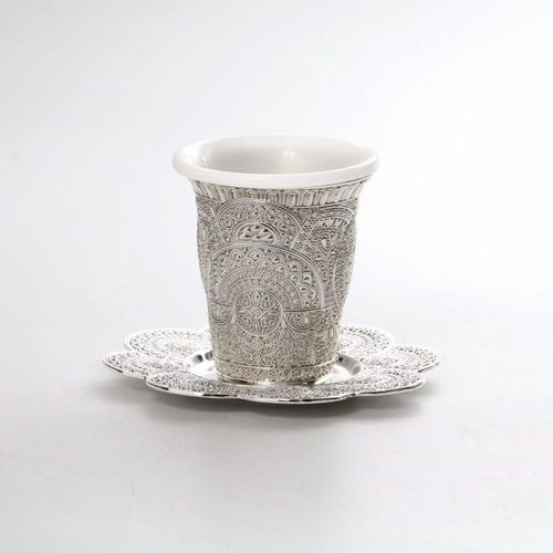 Verre À Kidouch Pour Chabbat Et Fêtes En Métal En Filifree Luxe Et Sa Soucoupe En Forme De Fleur