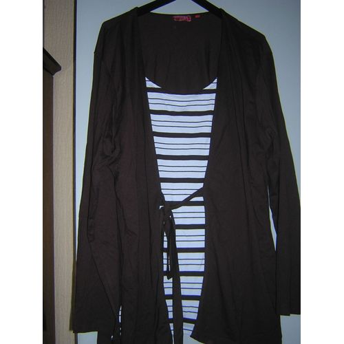 Gilet-T-Shirt 2 En 1 Léa H Taille 48 Viscose 95% Élasthanne 5%.
