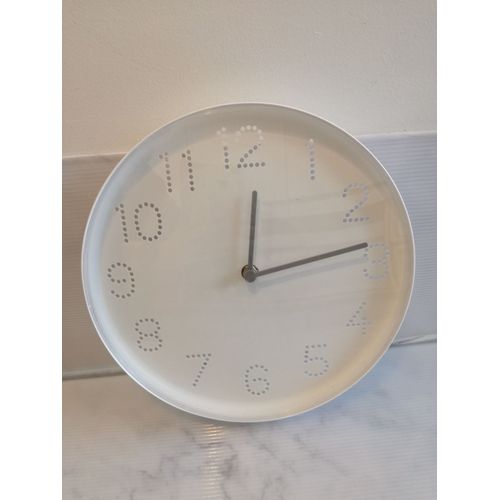 HORLOGE MURALE BLANCHE 25 CM - En parfait état