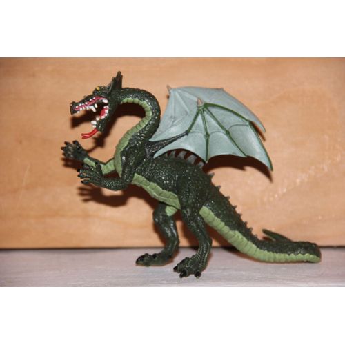 Dragon Vert  Plastow