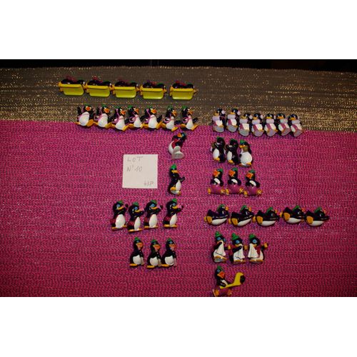 Lot N°10 Composé De 43 Figurines Kinder Pingouin