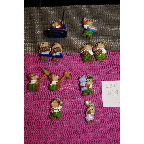 Lot N°9 Composé De 11 Figurines Kinder Ours Bavarois