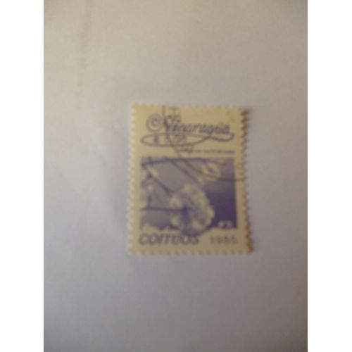 Timbre "Nicaragua :Tabebula Ochraceae 1985".